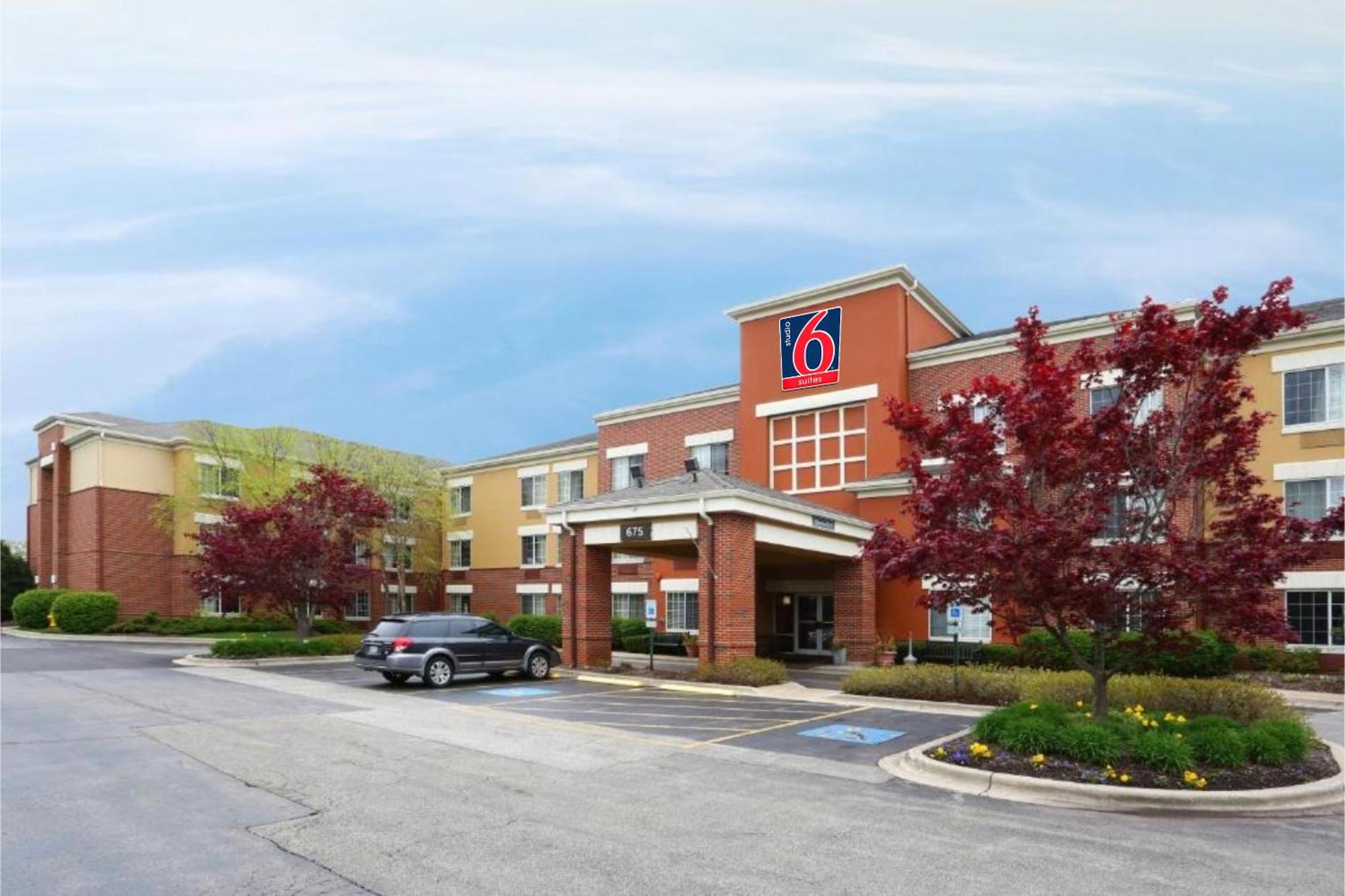 4 Budget Hotels Near Old School Forest Preserve Worth Booking