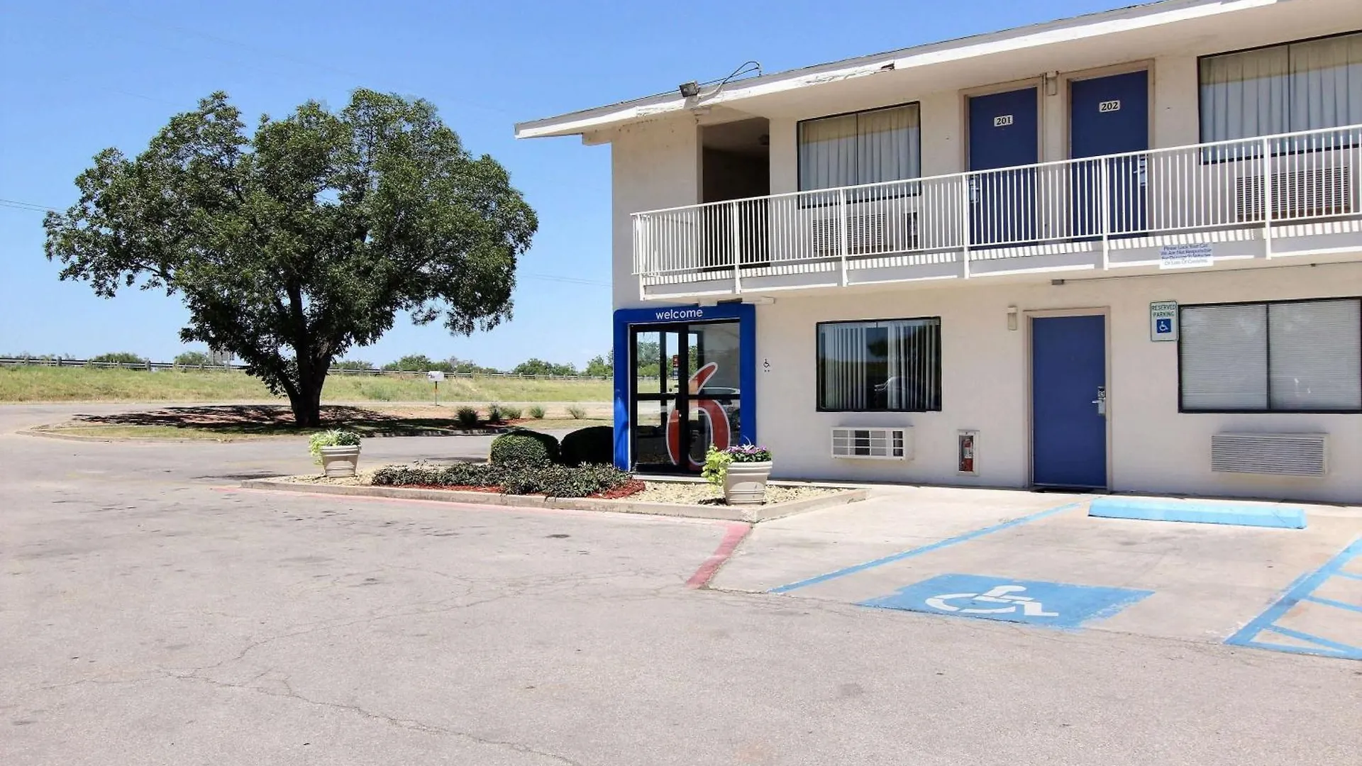 15 Smart Motel 6 Hotels in the US South Worth Booking