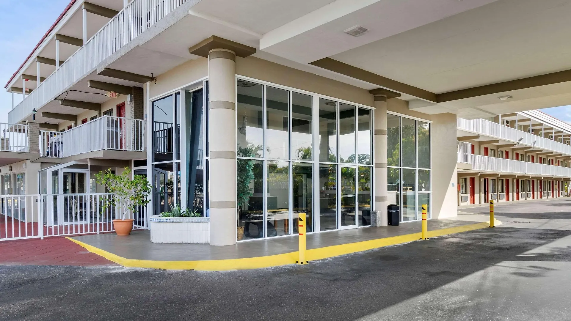 7 Smart Budget Hotels Near Lake Seminole Park Worth Booking
